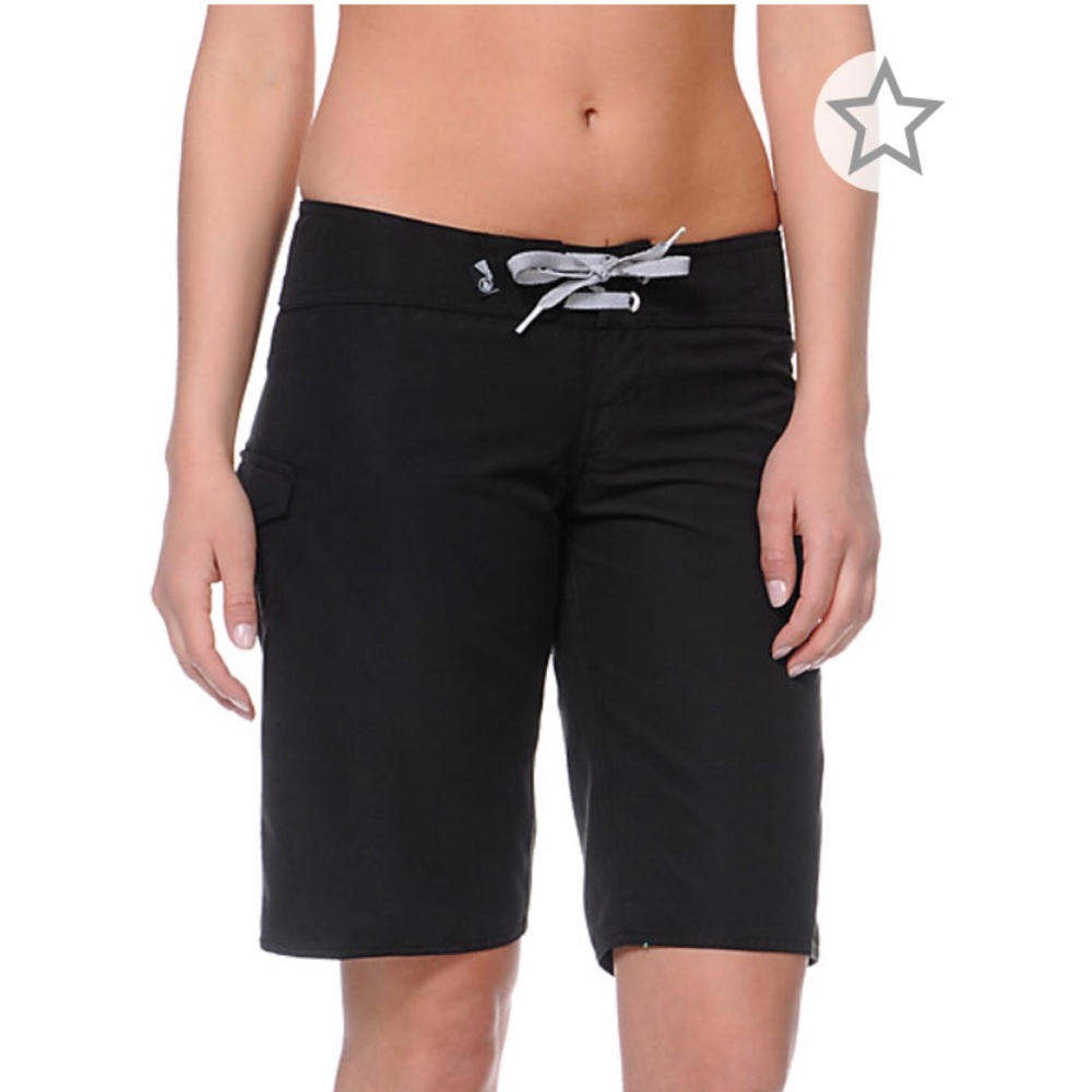 Women’s Volcom Board Shorts in Black 26” / Size 3